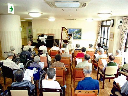 楽器演奏を聴く集会場