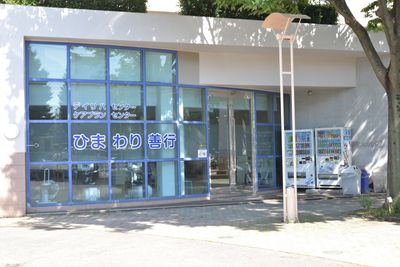 自動販売機のある出入口
