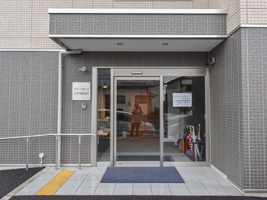 エントランスの明るい様子