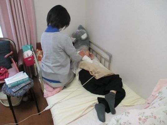 介護の様子の居室