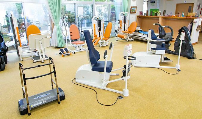 運動器具が並ぶ部屋