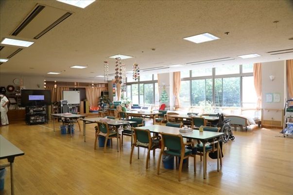 自然光が入る広々とした空間