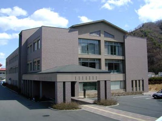 広々とした外観