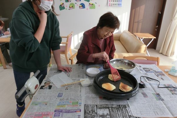 調理活動をする人々