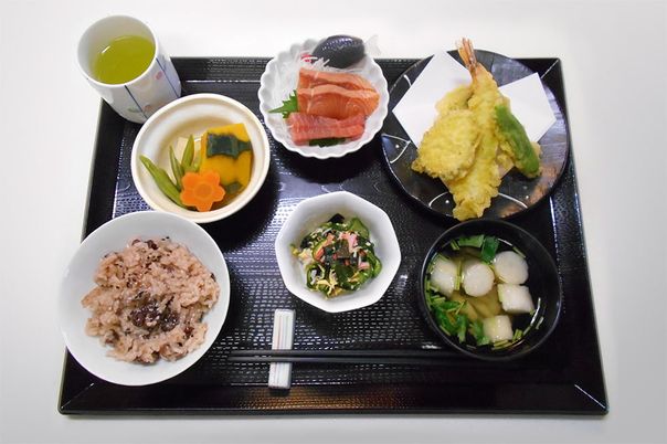 和食の彩り豊かなプレート