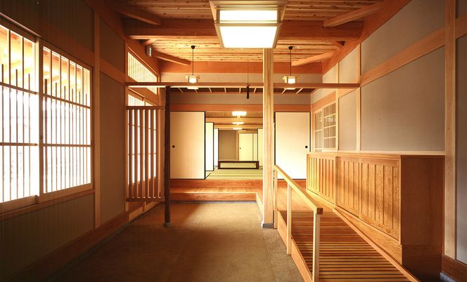 和の趣溢れる通路