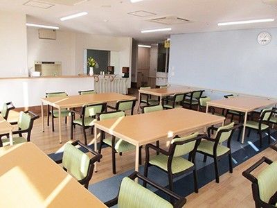 自然光の入る広間
