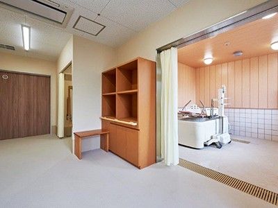 介護用機器がある浴室