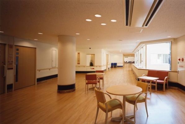 広々とした空間廊下
