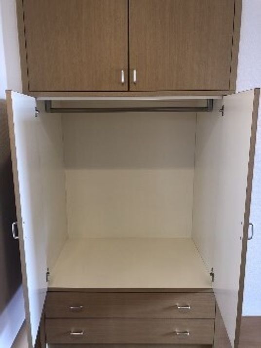 整頓されたクローゼット