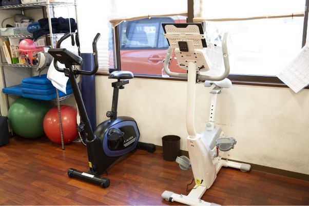 運動器具の設置された部屋