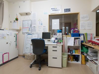 整理された事務室