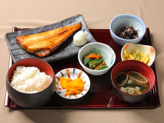 和食の配膳