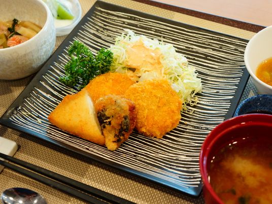 手作り風の昼食セット
