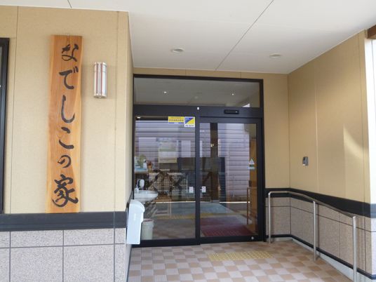 働きやすい明るいエントランス