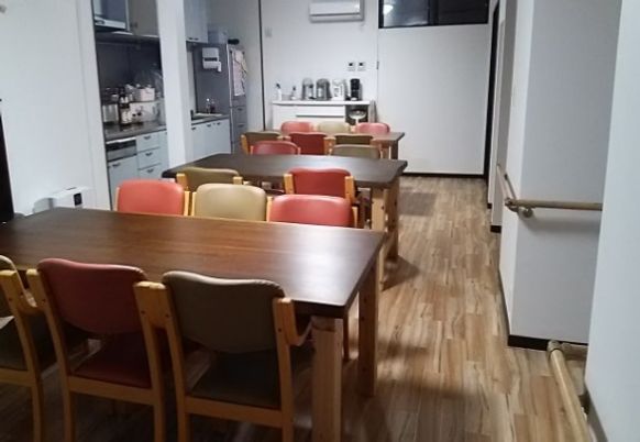明るいダイニングルーム
