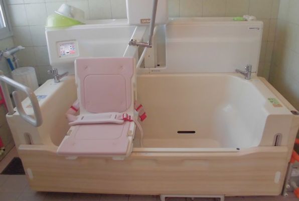 便利な設備の浴室