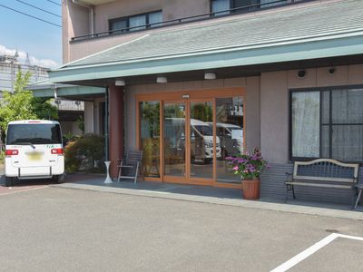 エントランスと玄関先風景
