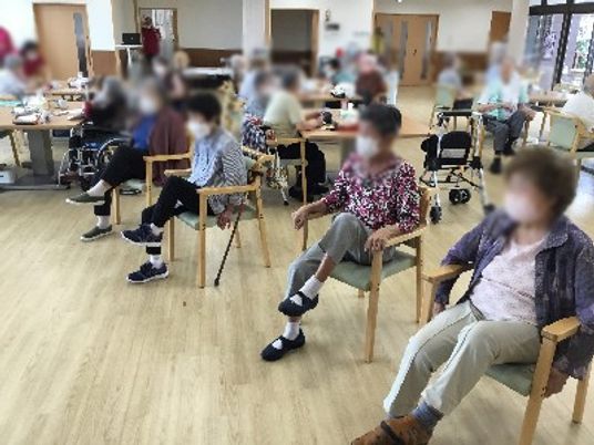落ち着いた雰囲気のラウンジ