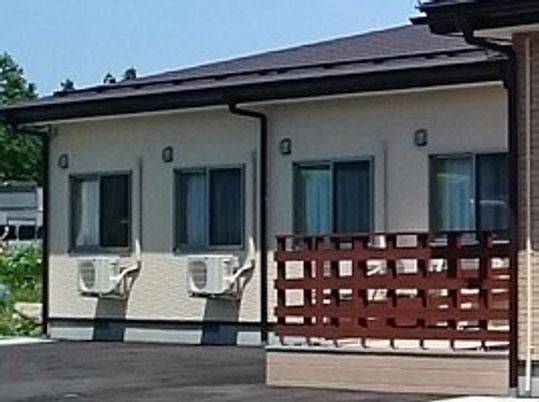 広々とした建物の外観