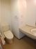 清潔なトイレと洗面台