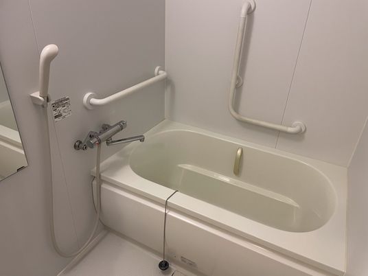 手すり付き浴室