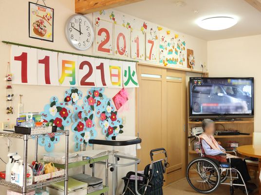  居室内の手作り壁飾り  