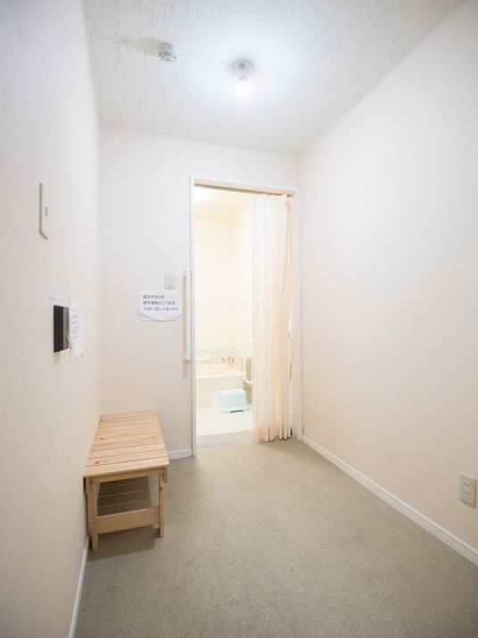 清潔なトイレ付居室