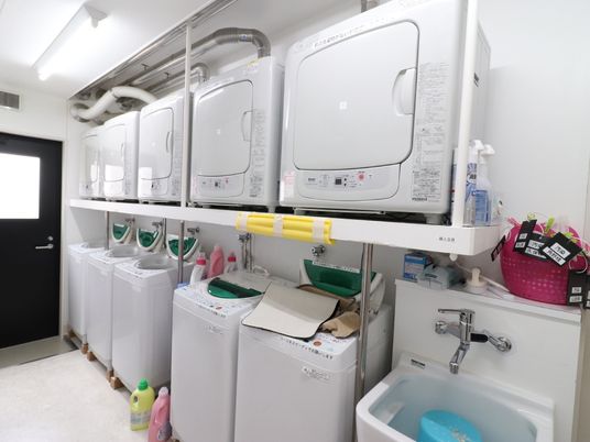 洗濯機と洗面台の設備