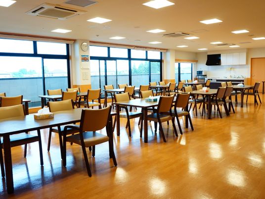 広々とした食堂の様子