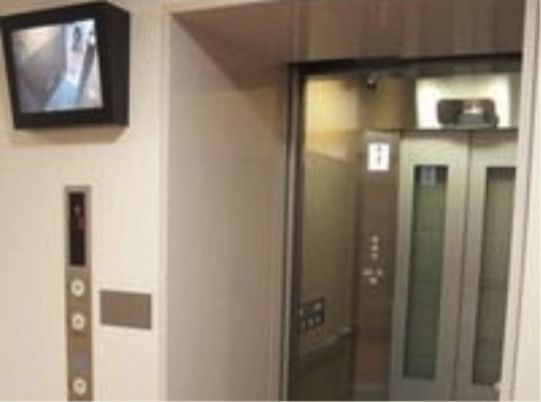 清潔なエレベーターホール