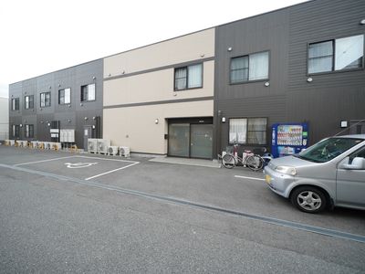 外観のエントランス風景
