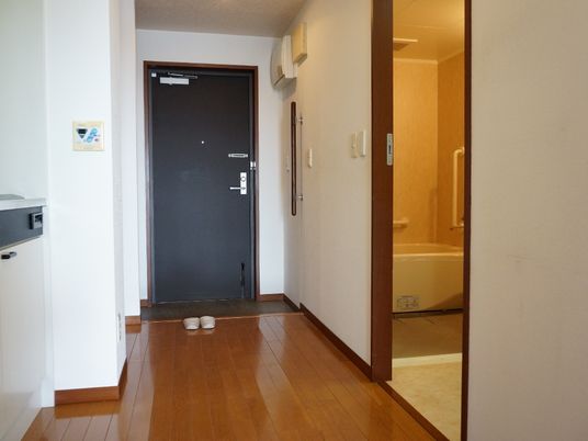 玄関と浴室の間取り