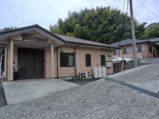 外壁タイルの建物外観