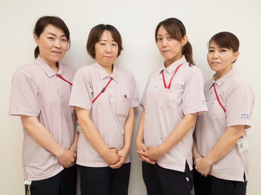 スタッフの集合写真