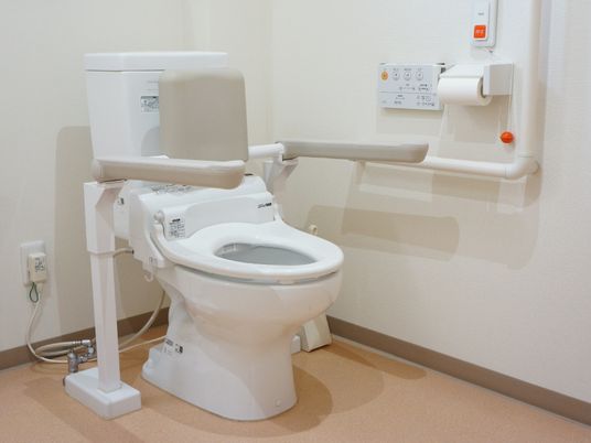 手すり付きトイレ設備
