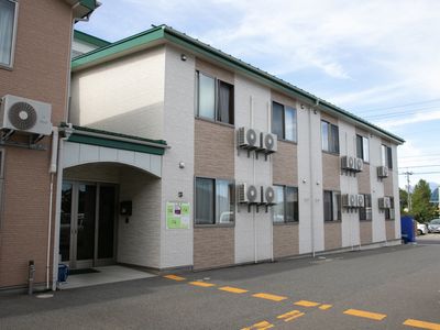 清潔感のある外観の建物