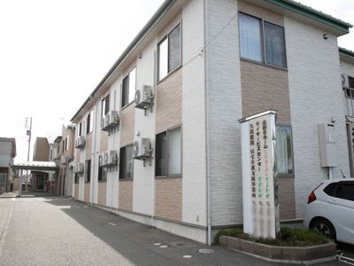清潔感のある建物の外観