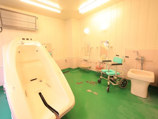 清潔な浴室設備