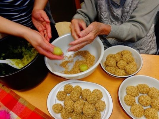 料理活動中の手元