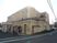 暖かみのある建物の外観