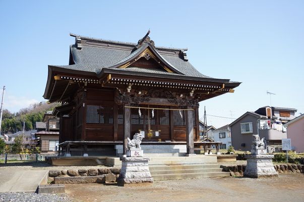 伝統的な神社の外観