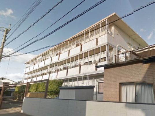 多階層の建物外観