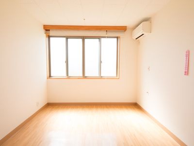 清潔感のある明るい居室