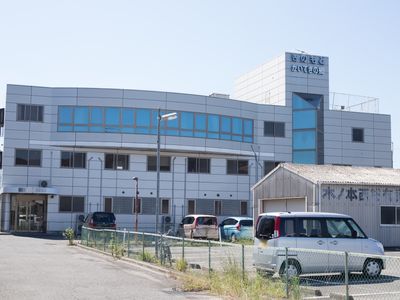 現代的な建物の外観