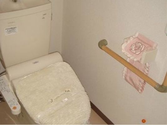 手すり付きトイレ設備