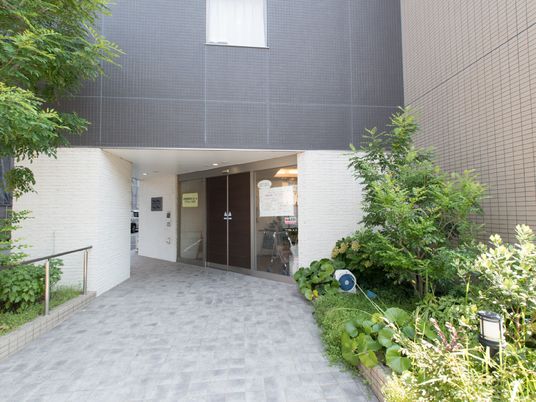 清潔感のある施設入口