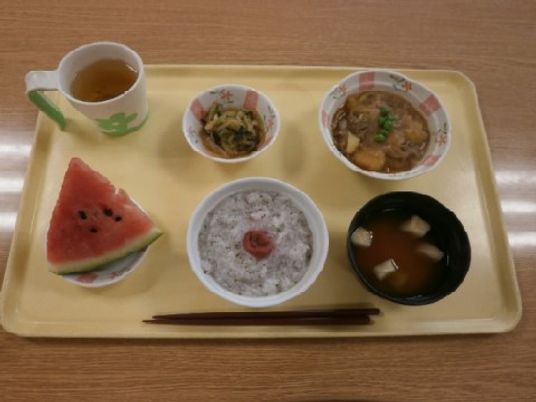 栄養バランスの取れた和食膳