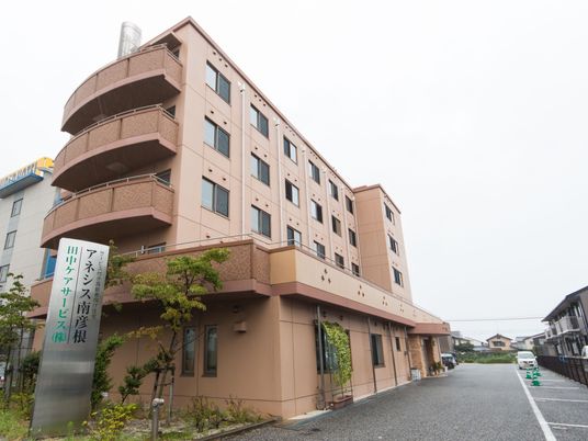 多階層の外観