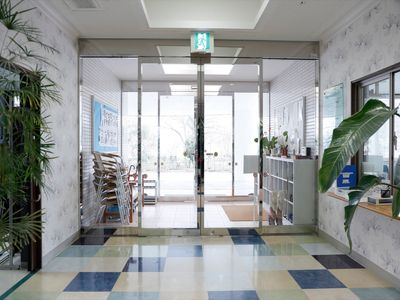 明るいエントランスホール